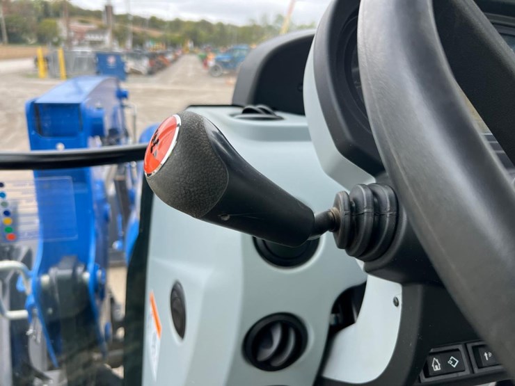 2017-new-holland-t4.75-image-25