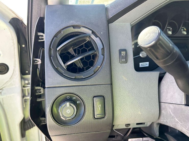 2014-ford-f250-image-15