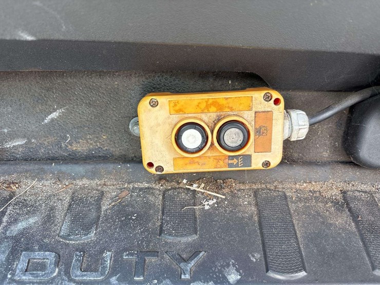 2012-ford-f550-image-34