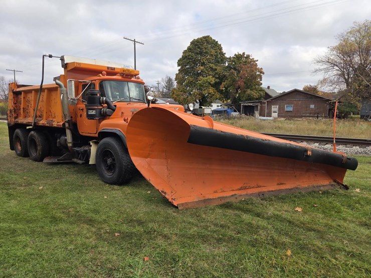 1989-mack-rd690s-image-7