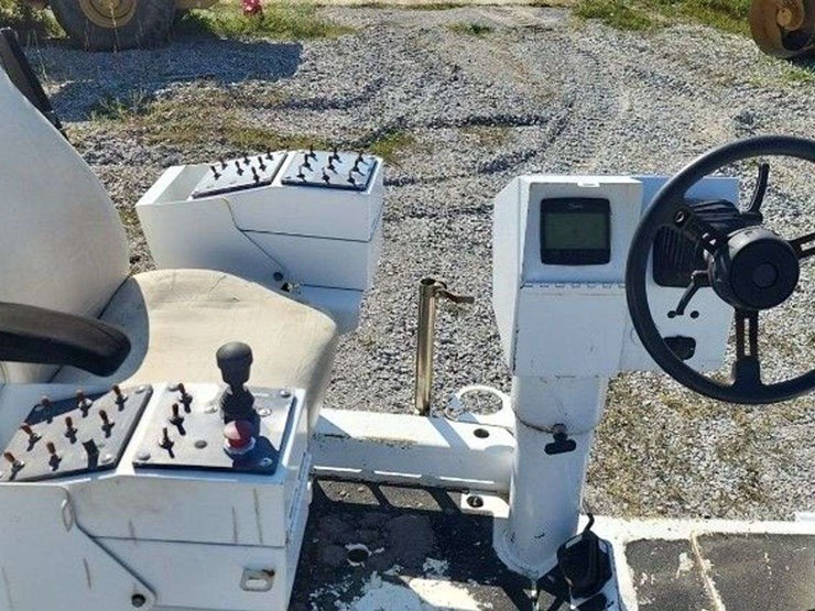 2017-roadtec-wheel-asphalt-paver-w/omini4-image-9