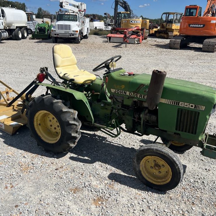 JOHN DEERE 650