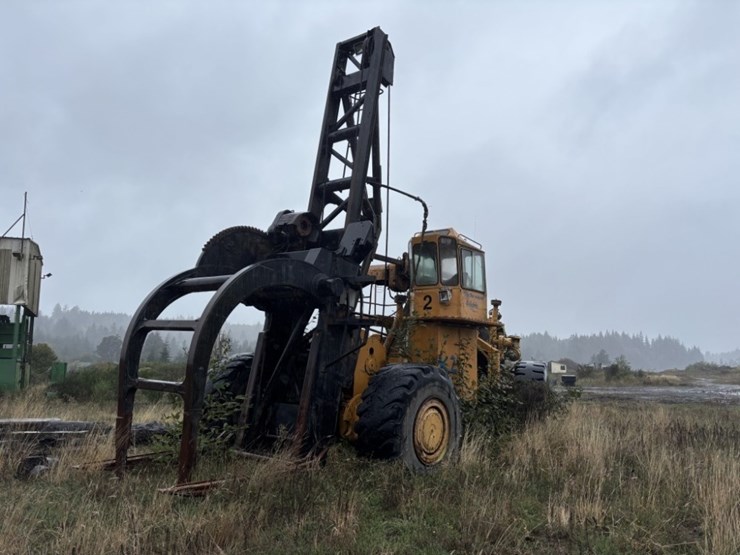 letourneau-log-stacker-image-1