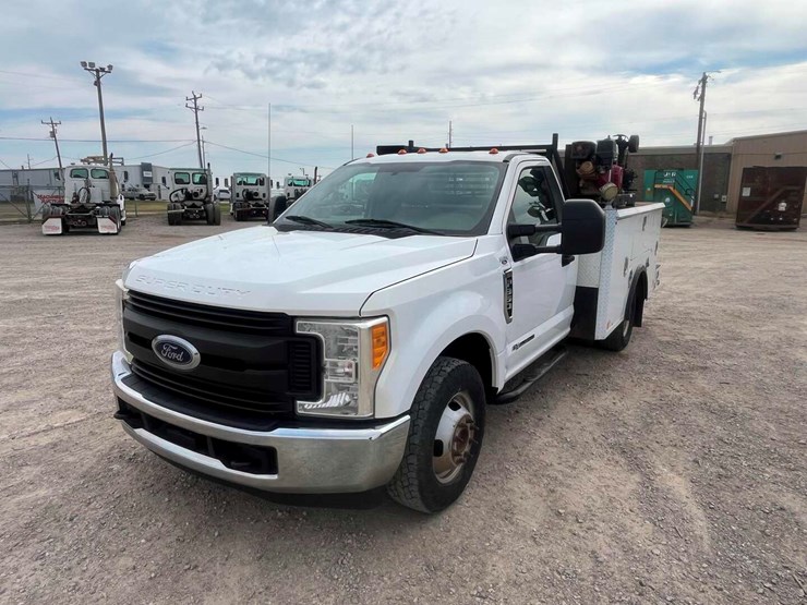 2017-ford-f350-image-1