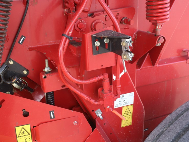 2015-new-holland-roll-belt-560-image-35