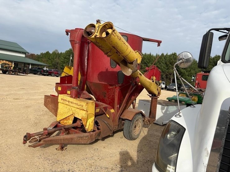 new-holland-353-image-5