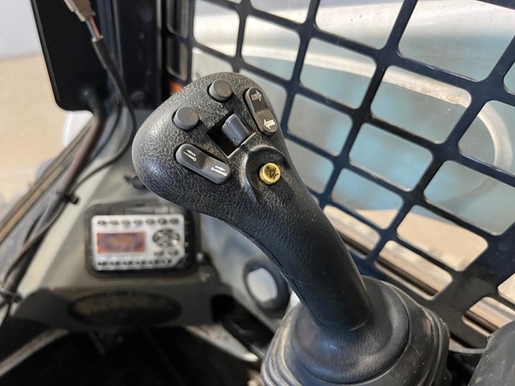 2018-bobcat-t870-image-25