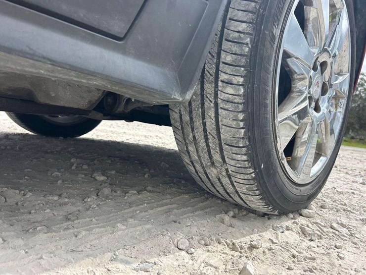 2012-cadillac-srx-image-22