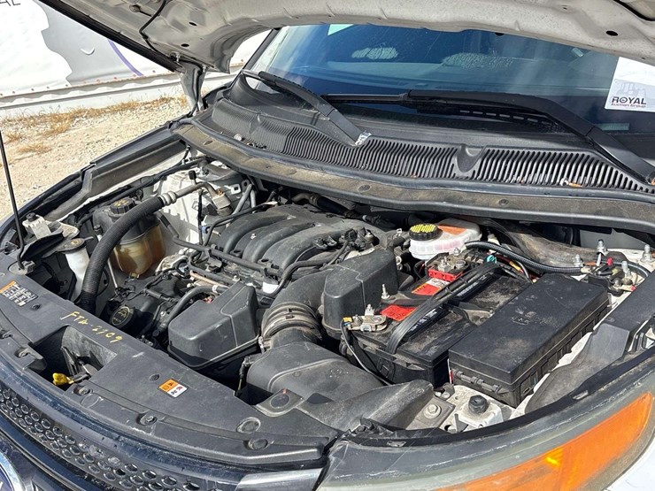 2014-ford-explorer-image-9