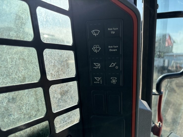 2021-bobcat-t76-image-22