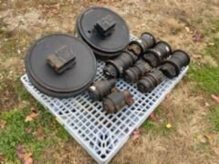 brand-new-excavator-track-idlers-and-rollers-image-9