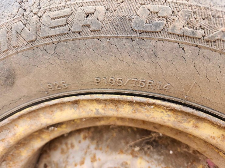 new-holland-350-image-15