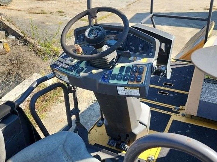 2015-volvo-p7170-image-14