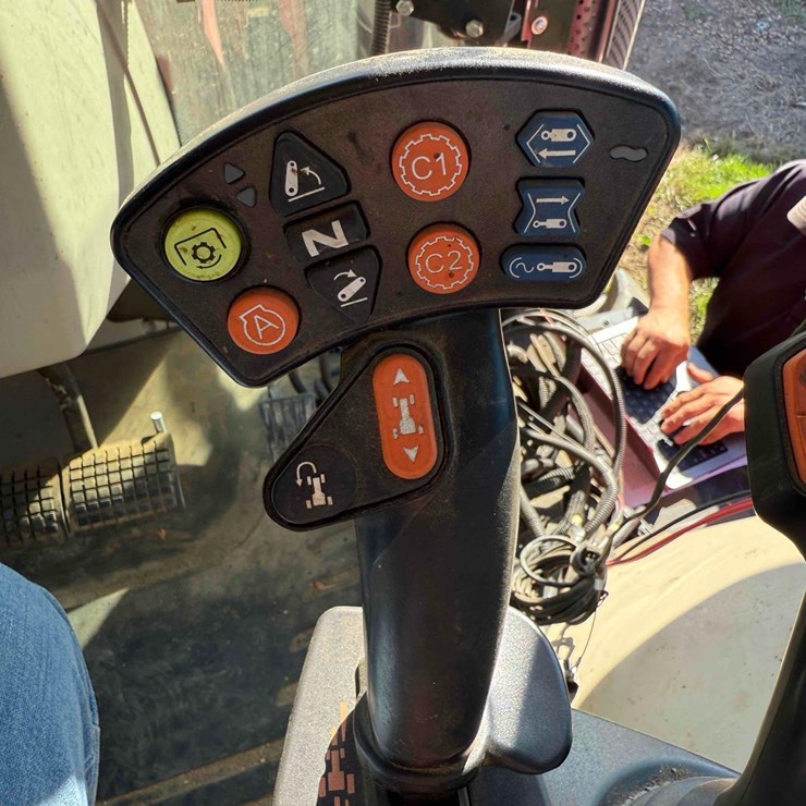 2021 MASSEY-FERGUSON 7720S