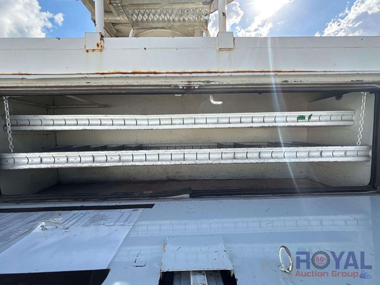 2007-gmc-c8500-altec-dl45tr-insulated-material-handling-digger-derrick-truck-image-21