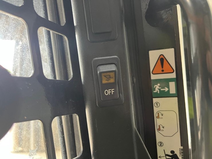 2023-bobcat-s650-image-22