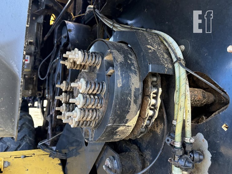 2015-new-holland-big-baler-330-image-18