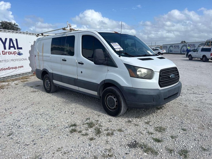 2015-ford-transit-image-2
