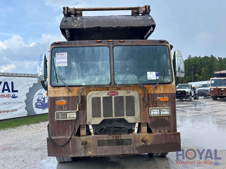 2016-peterbilt-320-image-26