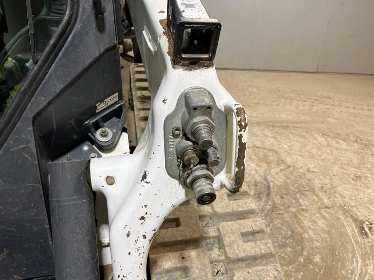 bobcat-t76-image-11