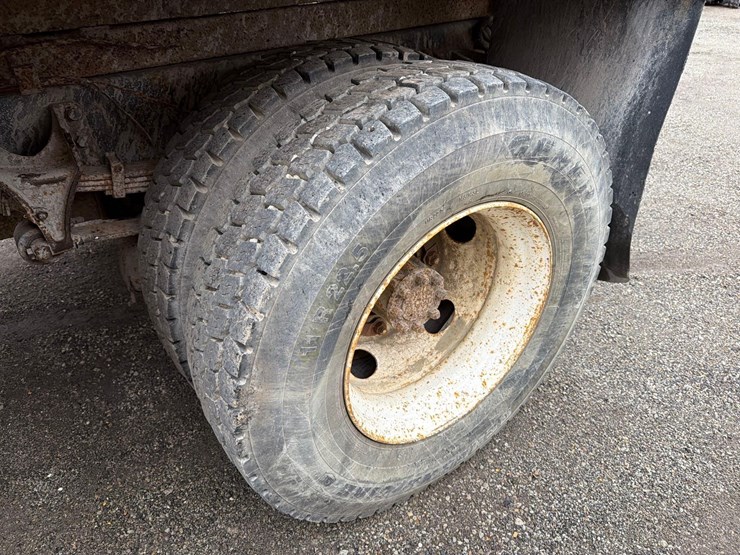 2004-ford-f650-image-6