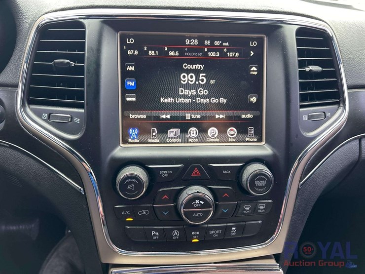 2016-jeep-grand-cherokee-image-17