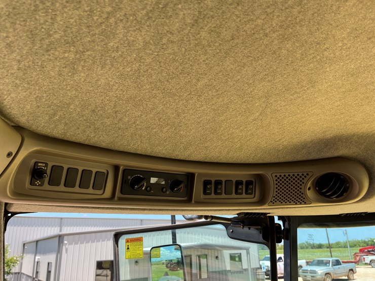 2009-new-holland-h8060-image-29