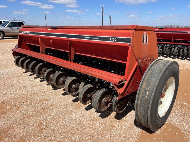 case-ih-5100-image-7