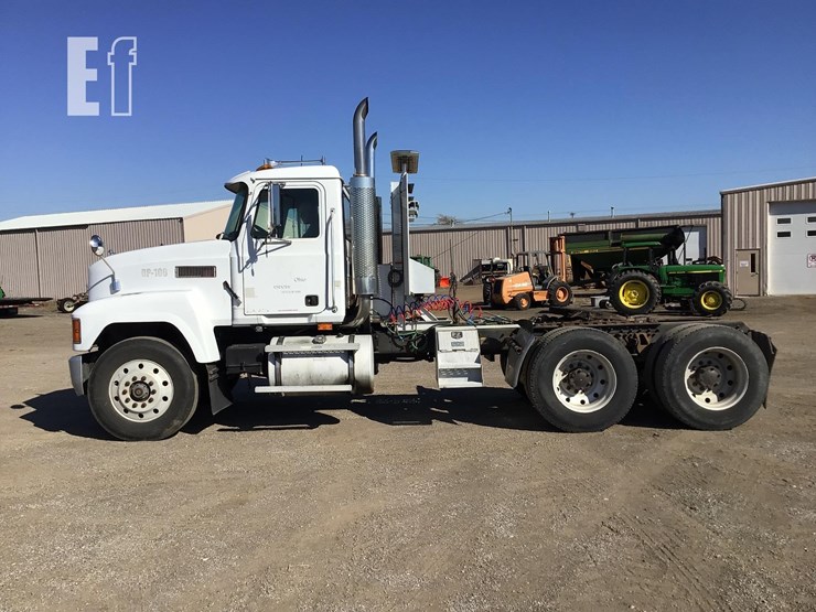 1996-mack-ch613-image-4