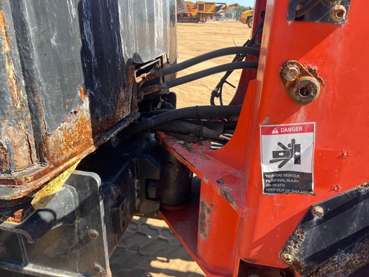 2019-kubota-r630-image-22