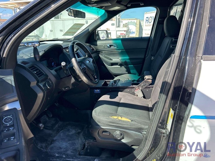 2016-ford-explorer-image-11