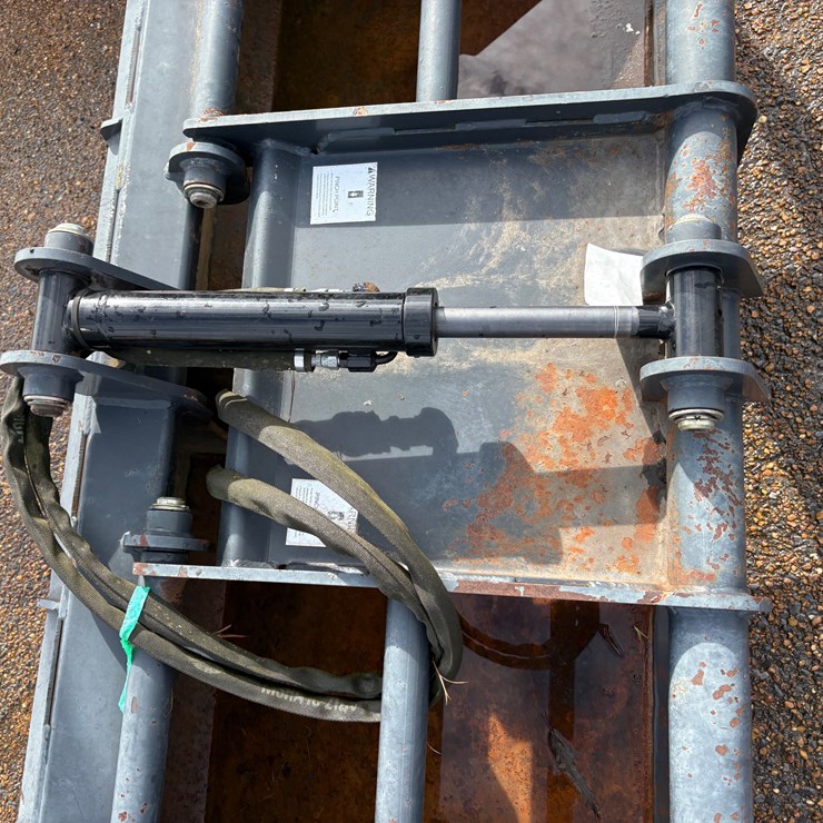 #6898 • Virnig 78" Grapple Bucket