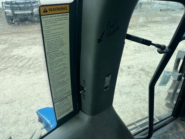 new-holland-tv140-image-45