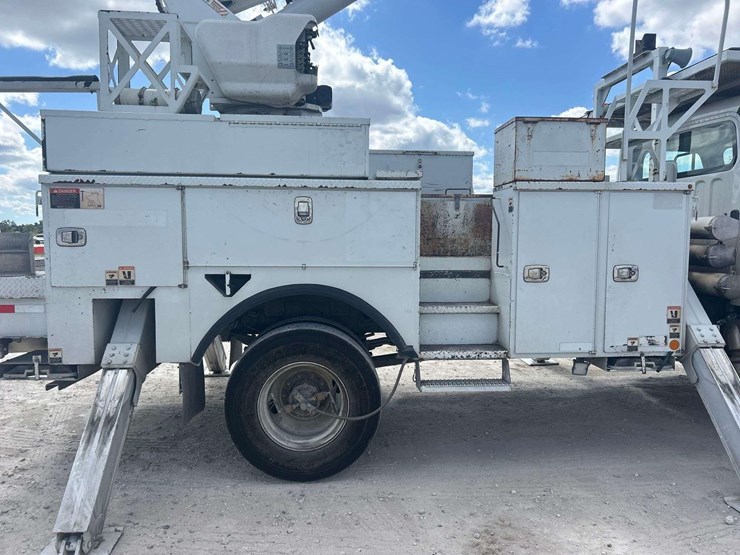2016-freightliner-m2-106-altec-am50-50ft-bucket-truck-image-32