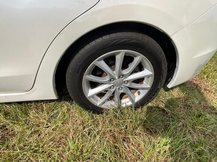 2014-subaru-impreza-(awd,-at,-2.0l,-miles-image-5