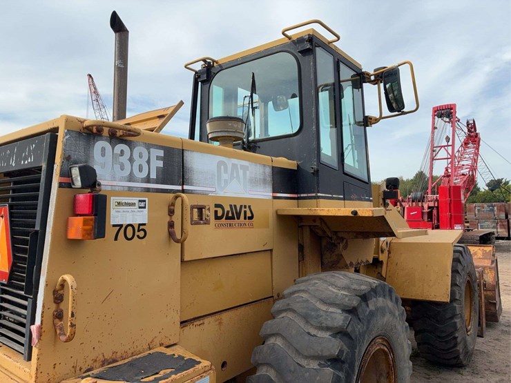 caterpillar-938f-image-19