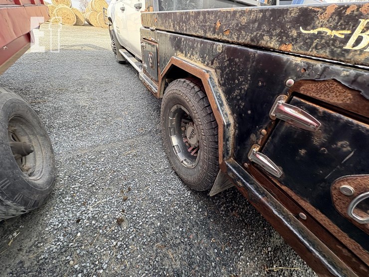 2012-chevrolet-silverado-3500-image-11