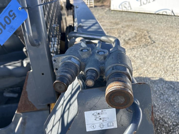 2016-deere-326e-image-17