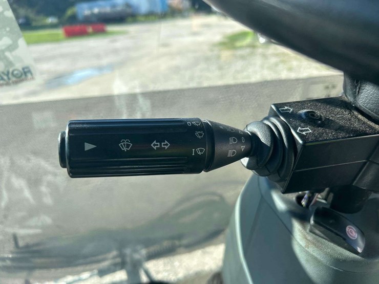 2020-mathieu-mc210-azura-flex-street-sweeper-image-14