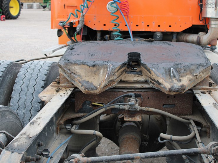 #2063-•-#2063--2006-freightliner-century-classic-s/t-semi-image-13