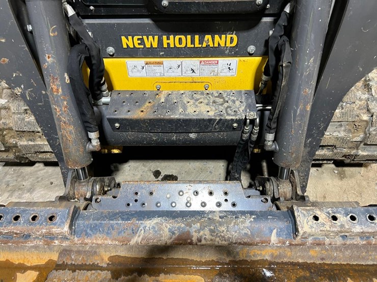 2023-new-holland-c332-image-10