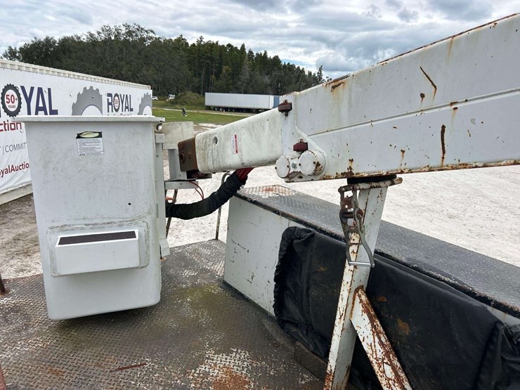 2006-ford-f650-image-32