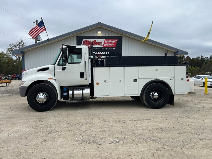 2017-international-durastar-4300-image-1