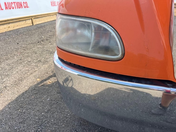 2016-peterbilt-pb337-flatbed-truck-image-10