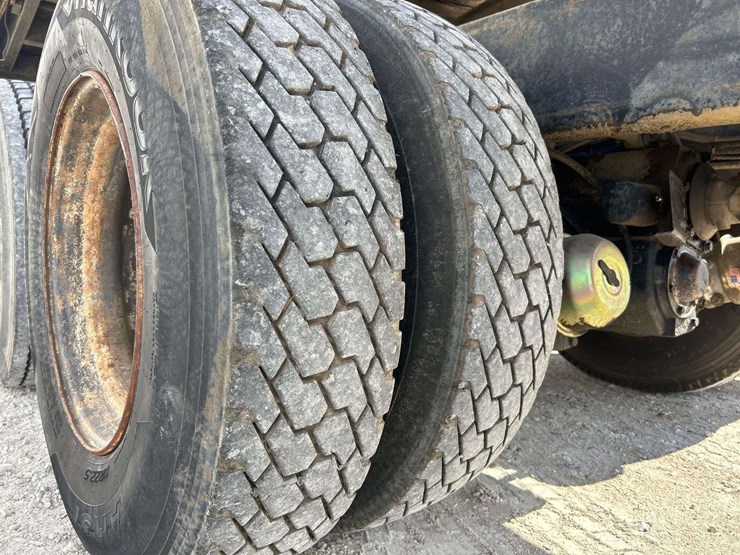 1996-freightliner-fld112sd-t/a-dump-truck-image-25