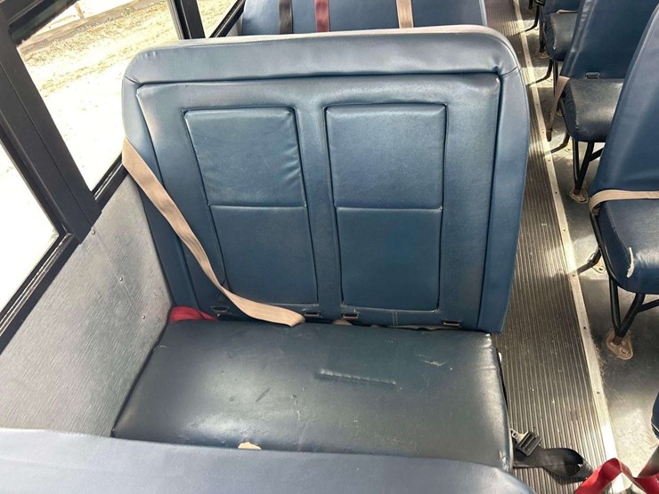 2007-freightliner-b2-image-17