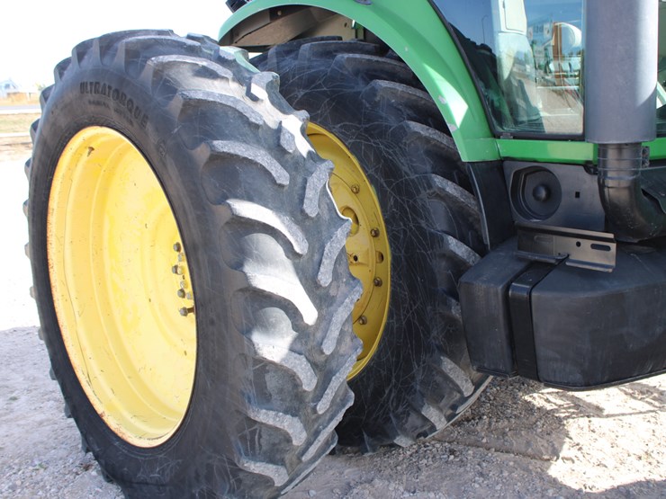 john-deere-8320-image-41