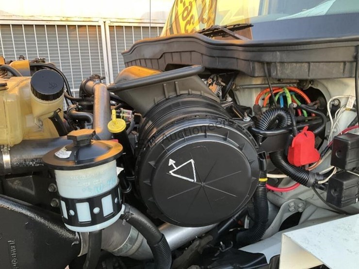 2008-international-7400-image-15