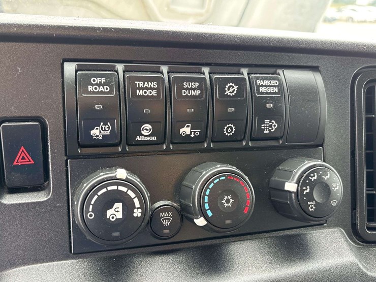 2020-international-mv607-16ft-morgan-dump-truck-image-38