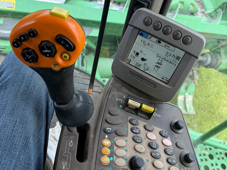 2010-john-deere-9770-sts-image-16